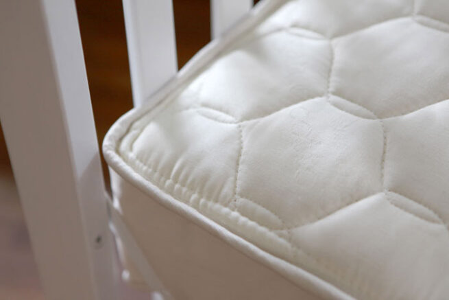 Naturepedic No-Compromise™ 2-in-1 Ultra Crib Mattress - Image 4
